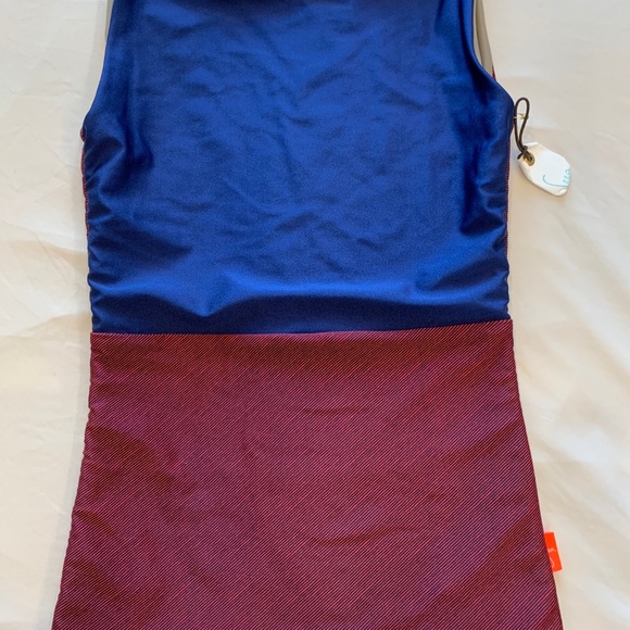 Swim Rashguard - Picture 4 of 7